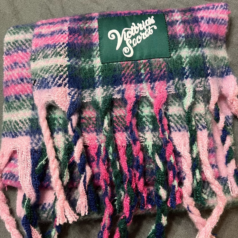 Victoria’s Secret scarf